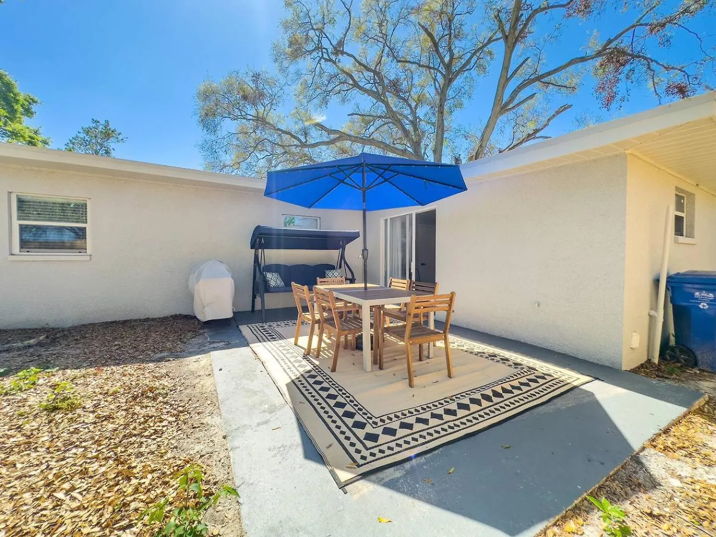 Stylish 4B2B Fire Pit, Grill, Location Villa Tampa 0*,