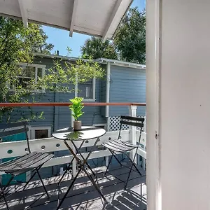 Jungle Themed Apt. Close To Coffee, Food + Shops! Tampa